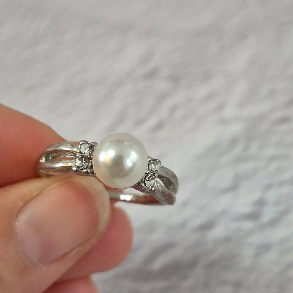 Silver Tone Faux Pearl Rhinestone Split Shank Cocktail Ring Women Size 9